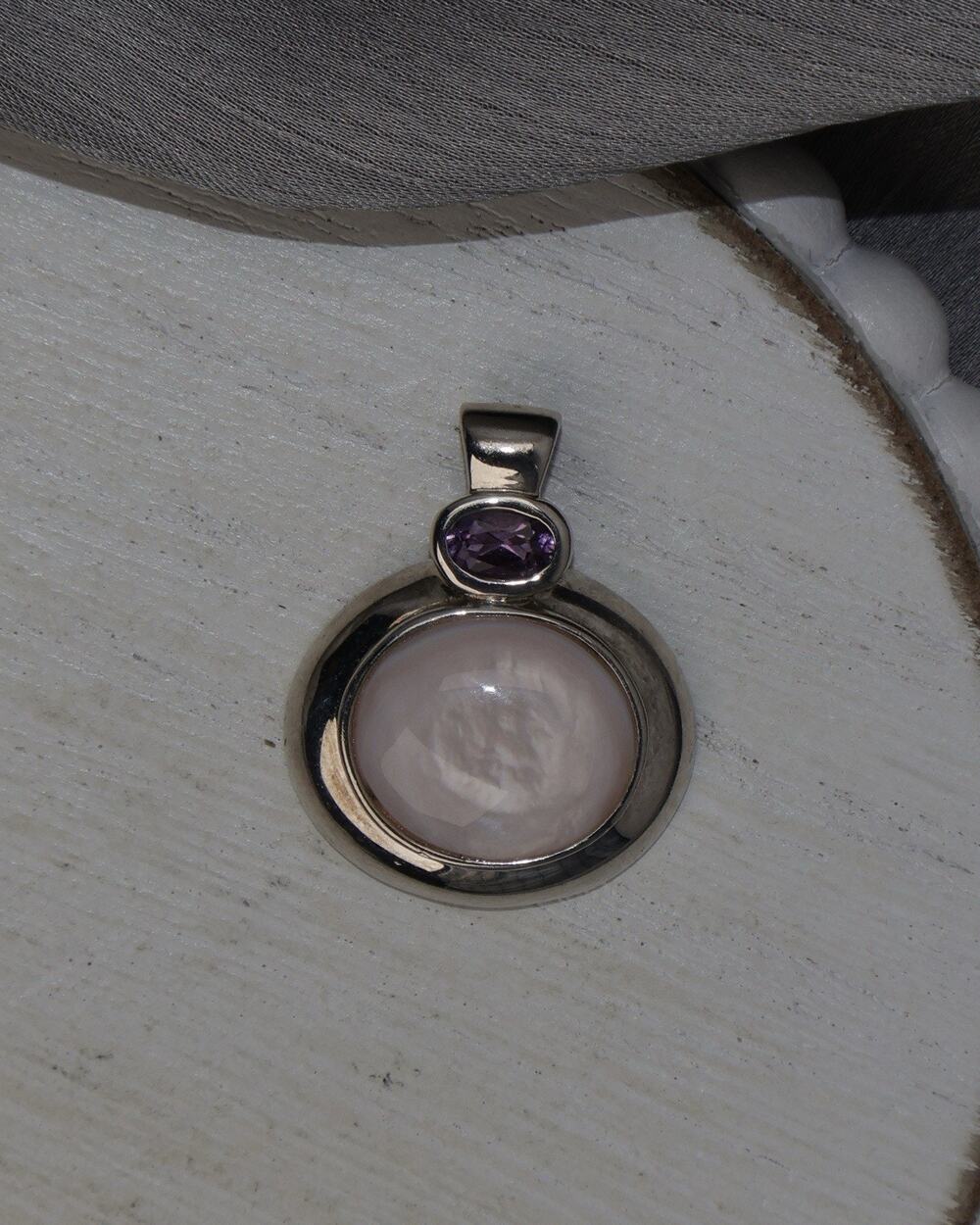 Vintage Sterling Silver Mother Of Pearl & Amethyst Pendant 4.2G / 1in